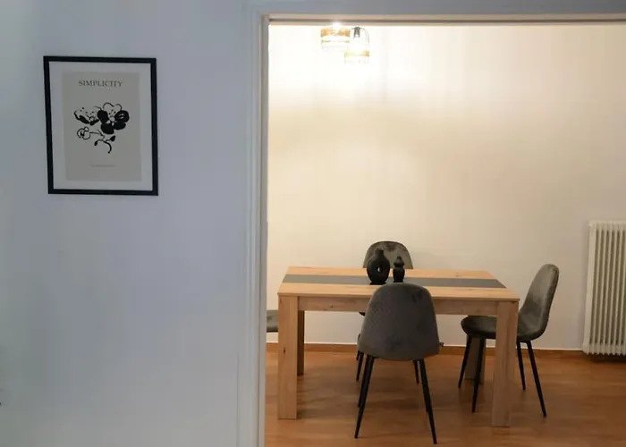 Minimal Apartment In Koukaki